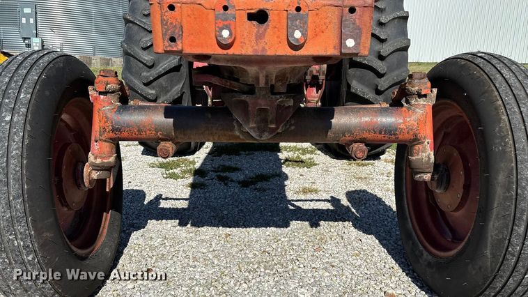 image for item EN5656 1965 International Harvester 806  tractor