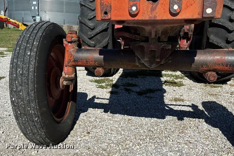 image for item EN5656 1965 International Harvester 806  tractor