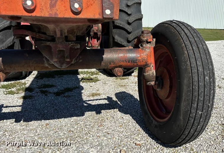 image for item EN5656 1965 International Harvester 806  tractor