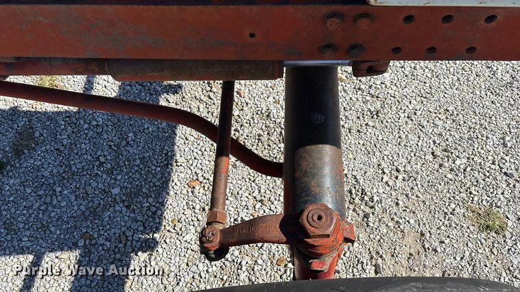 image for item EN5656 1965 International Harvester 806  tractor