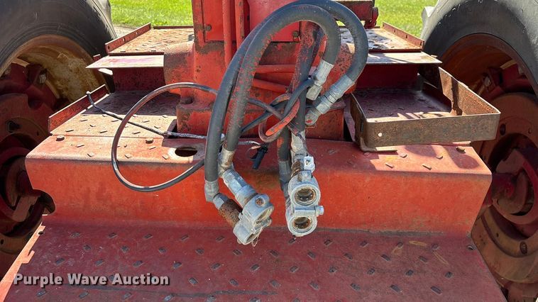 image for item EN5656 1965 International Harvester 806  tractor