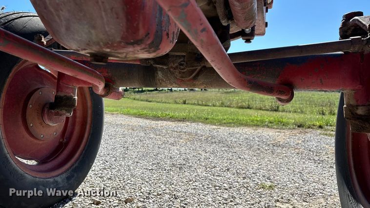 image for item EN5656 1965 International Harvester 806  tractor