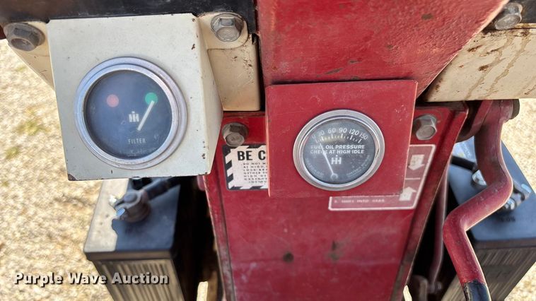 image for item EN5656 1965 International Harvester 806  tractor