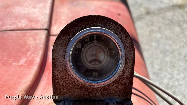 image for item EN5656 1965 International Harvester 806  tractor