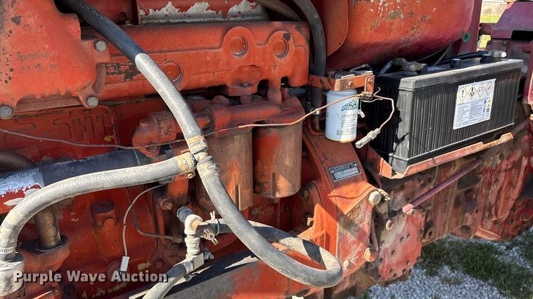 image for item EN5656 1965 International Harvester 806  tractor