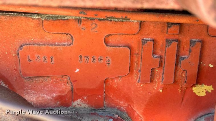 image for item EN5656 1965 International Harvester 806  tractor