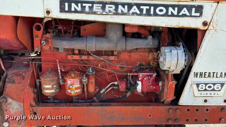 image for item EN5656 1965 International Harvester 806  tractor