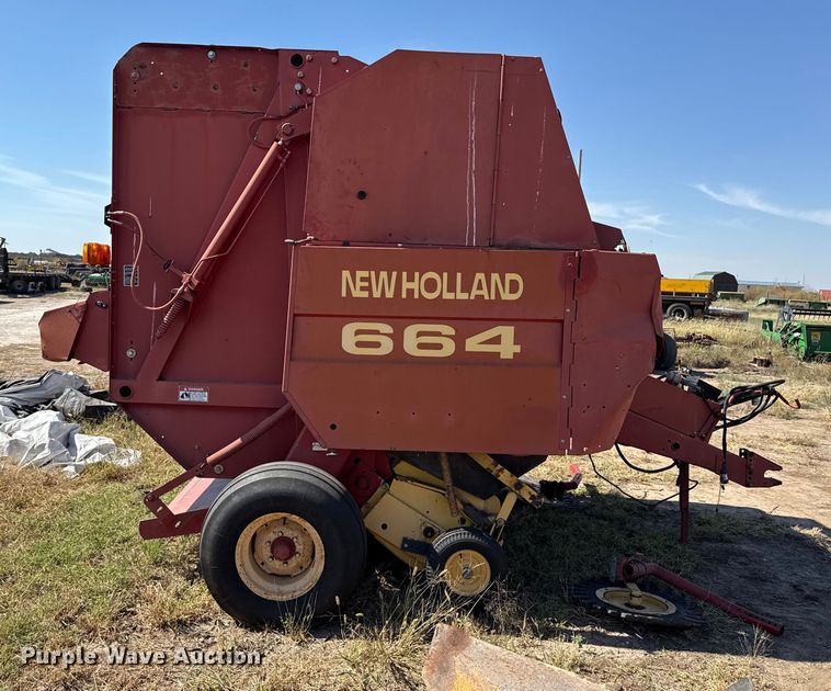 image for item EP0692 New Holland 664 round baler