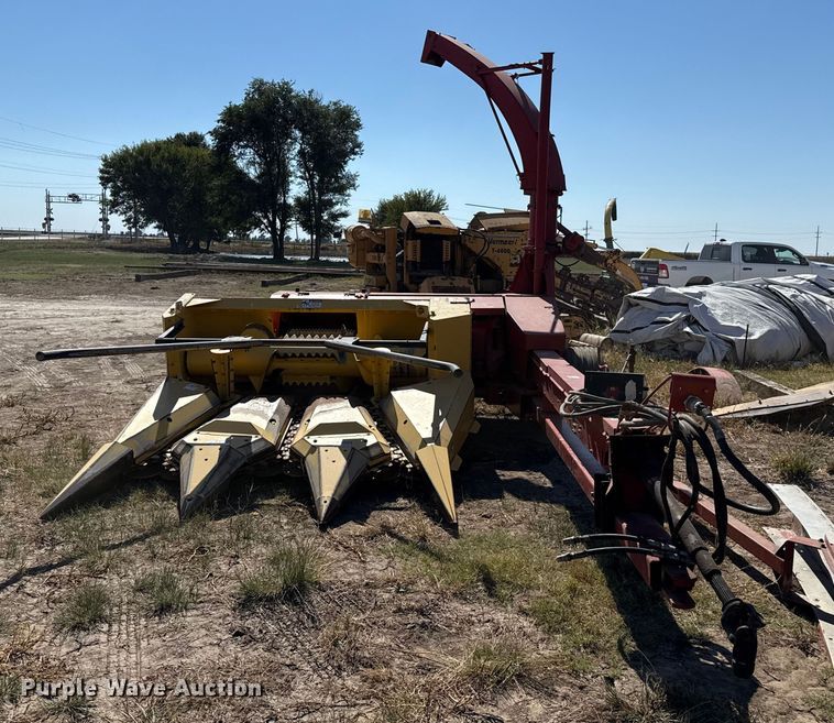 image for item EP0693 New Holland 900 forage harvester