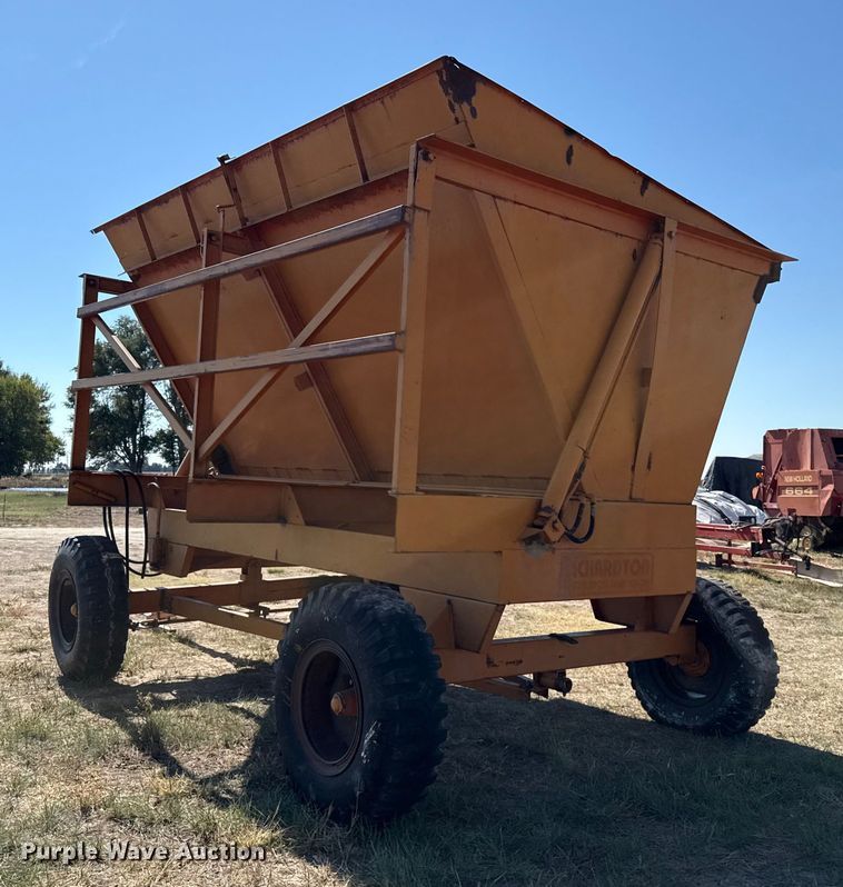 image for item EP0694 Richardton 1400 silage dump wagon