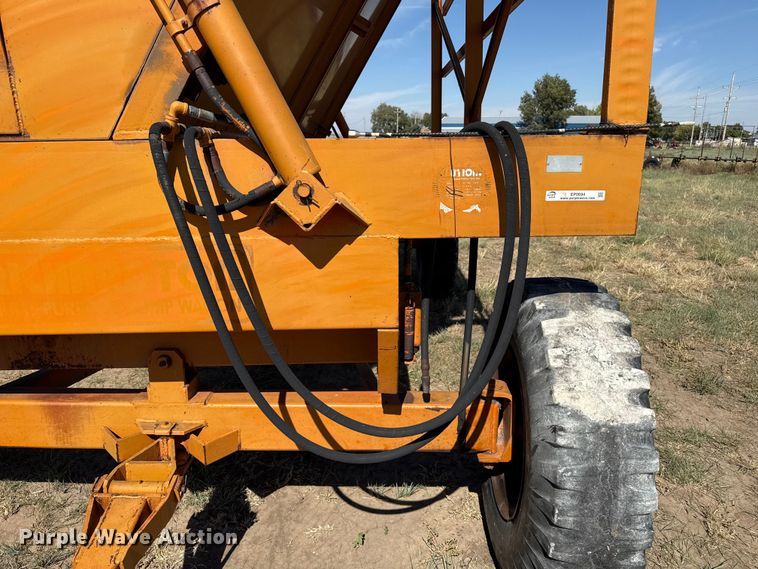 image for item EP0694 Richardton 1400 silage dump wagon