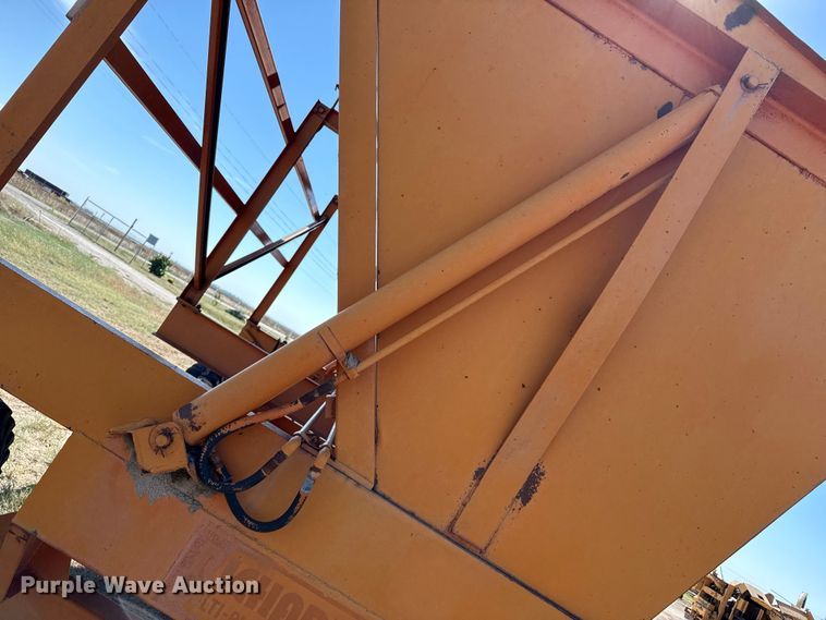 image for item EP0694 Richardton 1400 silage dump wagon