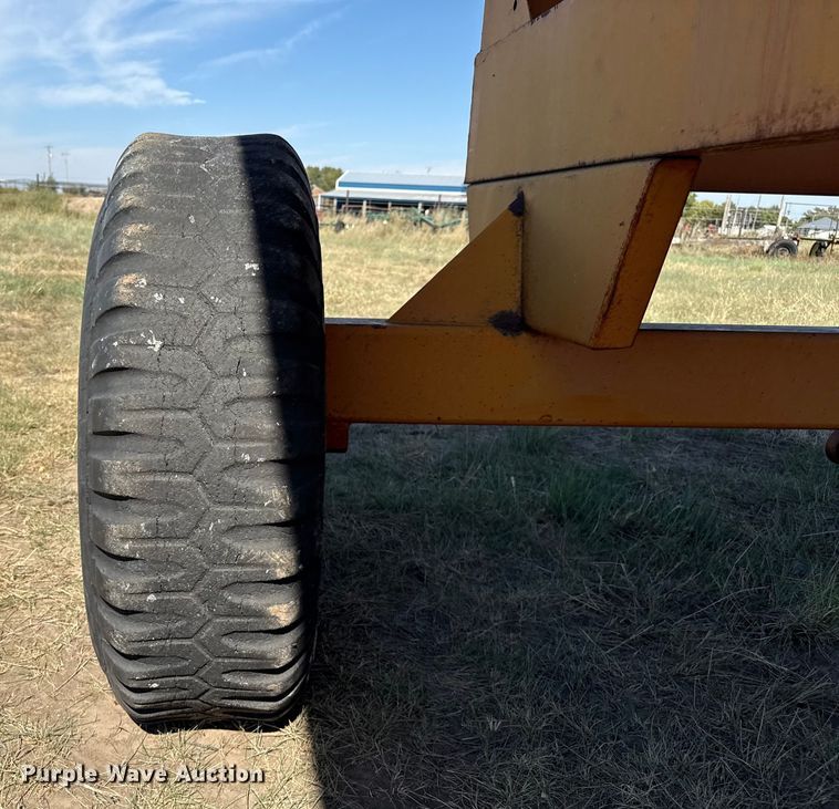 image for item EP0694 Richardton 1400 silage dump wagon