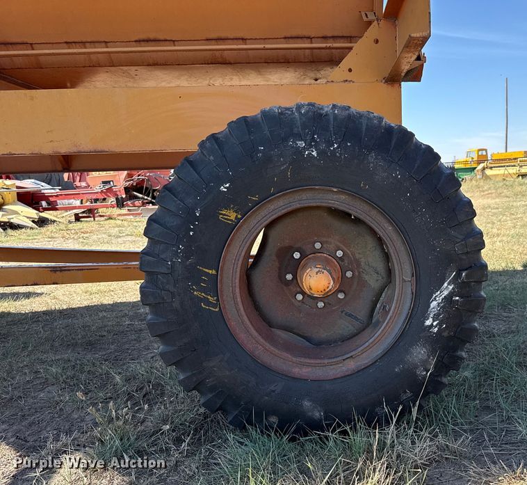 image for item EP0694 Richardton 1400 silage dump wagon