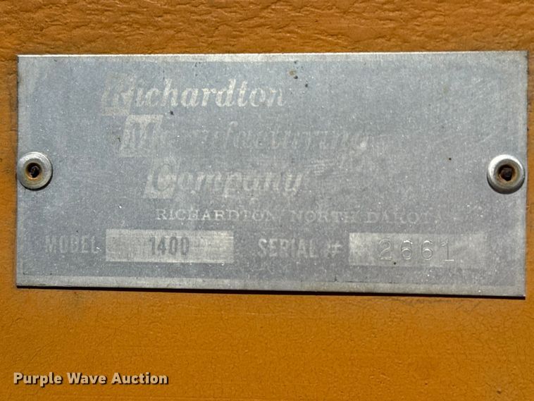 image for item EP0694 Richardton 1400 silage dump wagon