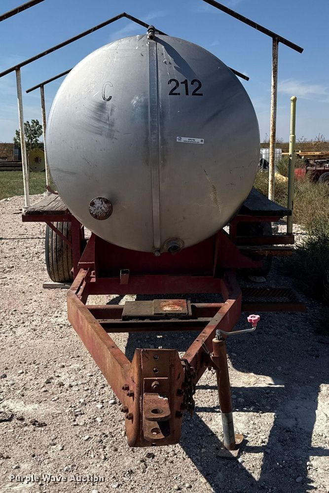 image for item EP0700 Nurse tank trailer