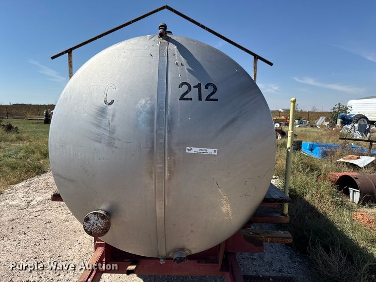 image for item EP0700 Nurse tank trailer