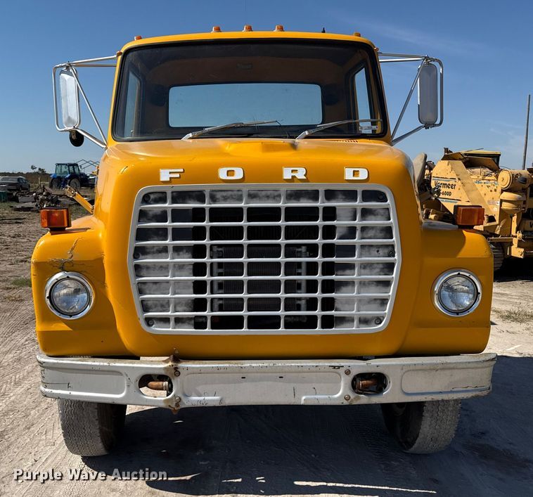 image for item EP0702 1982 Ford LN700 pothole patcher truck
