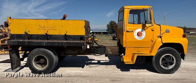 image for item EP0702 1982 Ford LN700 pothole patcher truck