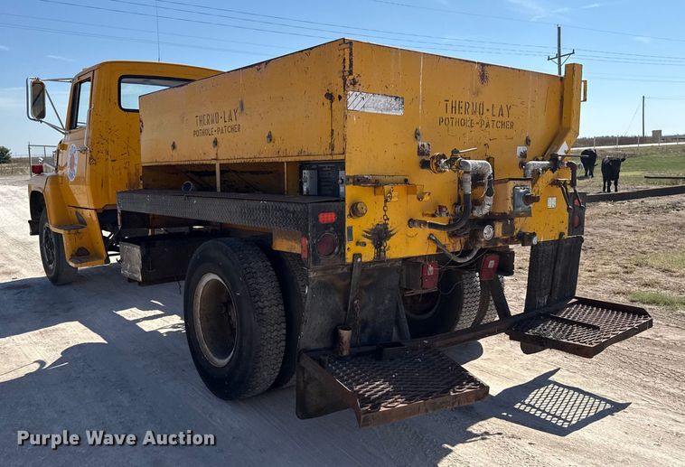image for item EP0702 1982 Ford LN700 pothole patcher truck