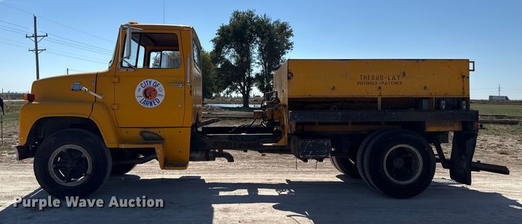image for item EP0702 1982 Ford LN700 pothole patcher truck