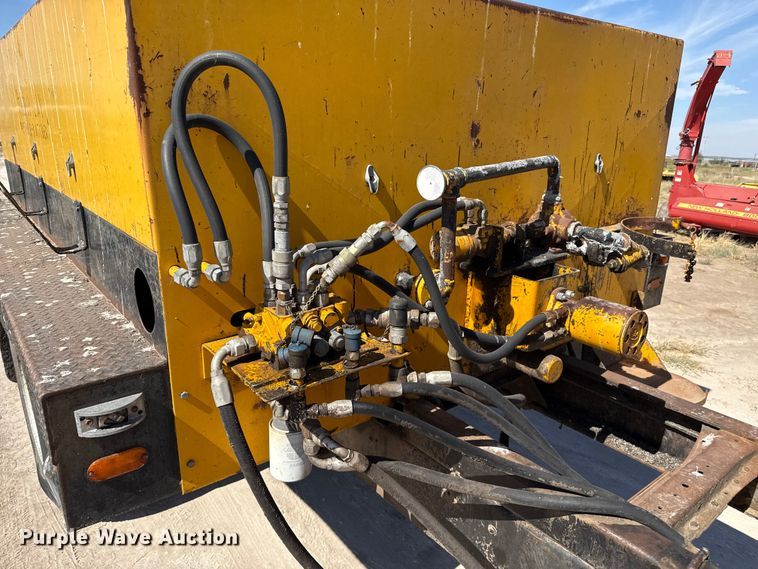 image for item EP0702 1982 Ford LN700 pothole patcher truck