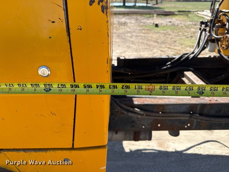 image for item EP0702 1982 Ford LN700 pothole patcher truck