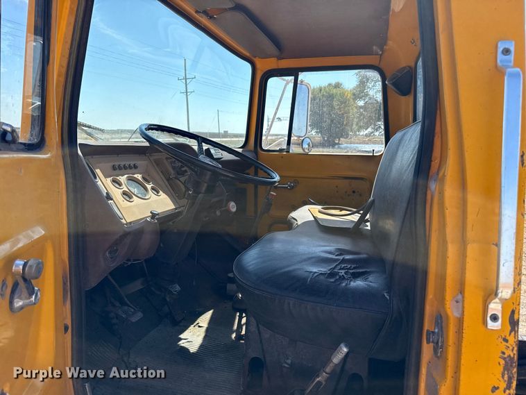 image for item EP0702 1982 Ford LN700 pothole patcher truck