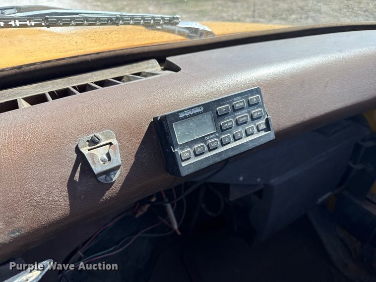 image for item EP0702 1982 Ford LN700 pothole patcher truck