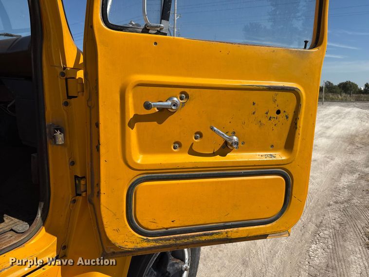 image for item EP0702 1982 Ford LN700 pothole patcher truck