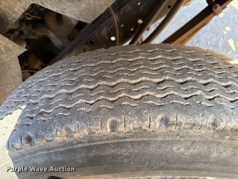 image for item EP0702 1982 Ford LN700 pothole patcher truck