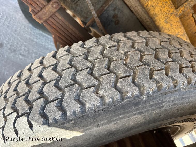 image for item EP0702 1982 Ford LN700 pothole patcher truck