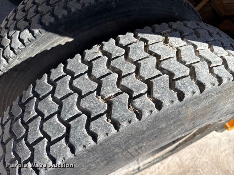 image for item EP0702 1982 Ford LN700 pothole patcher truck