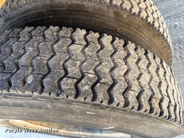 image for item EP0702 1982 Ford LN700 pothole patcher truck