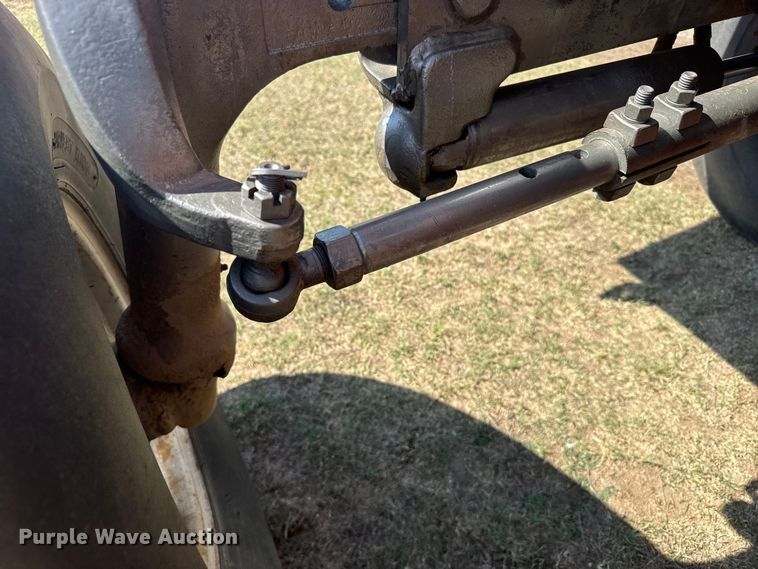 image for item ER2499 1978 Massey Ferguson 2705 tractor