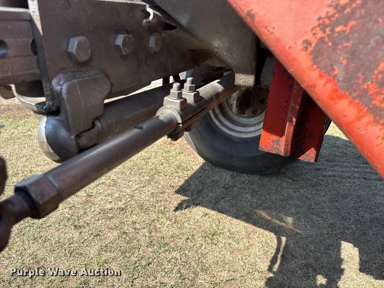 image for item ER2499 1978 Massey Ferguson 2705 tractor