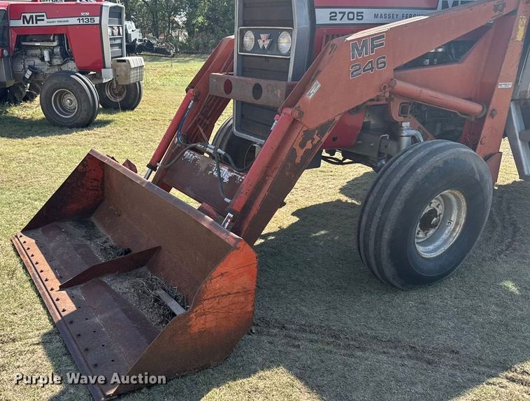 image for item ER2499 1978 Massey Ferguson 2705 tractor