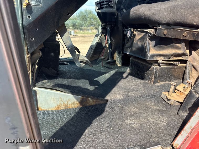 image for item ER2499 1978 Massey Ferguson 2705 tractor