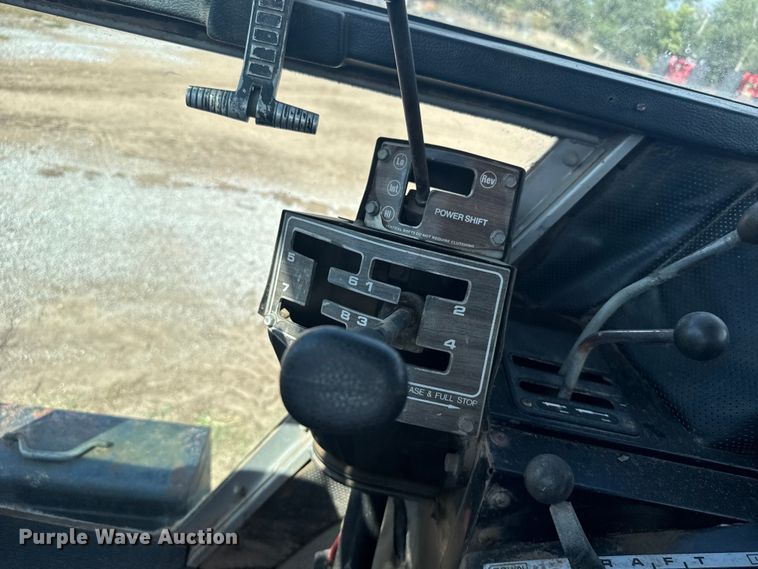 image for item ER2499 1978 Massey Ferguson 2705 tractor