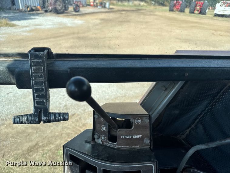 image for item ER2499 1978 Massey Ferguson 2705 tractor