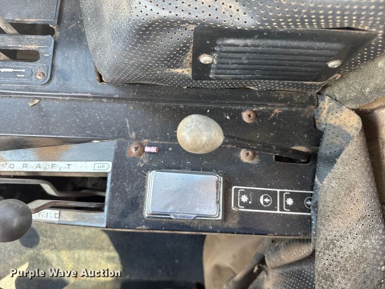 image for item ER2499 1978 Massey Ferguson 2705 tractor