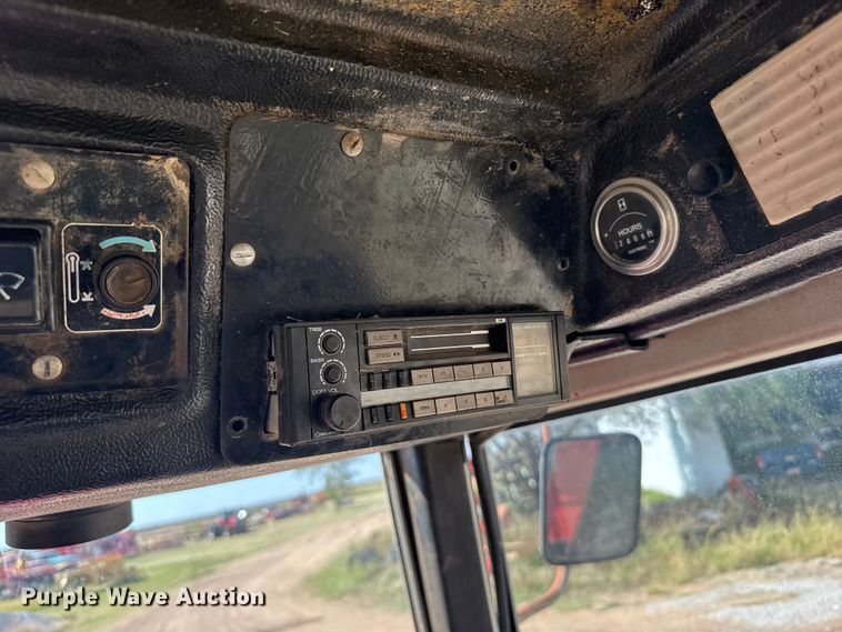 image for item ER2499 1978 Massey Ferguson 2705 tractor