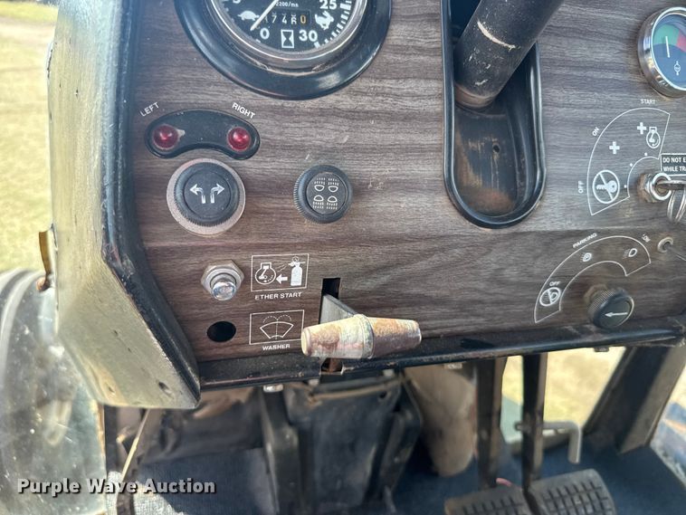 image for item ER2499 1978 Massey Ferguson 2705 tractor