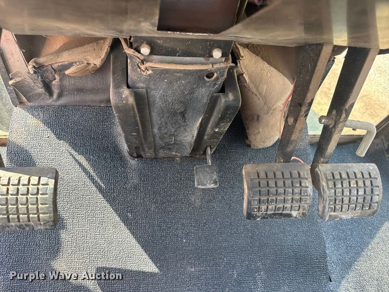 image for item ER2499 1978 Massey Ferguson 2705 tractor