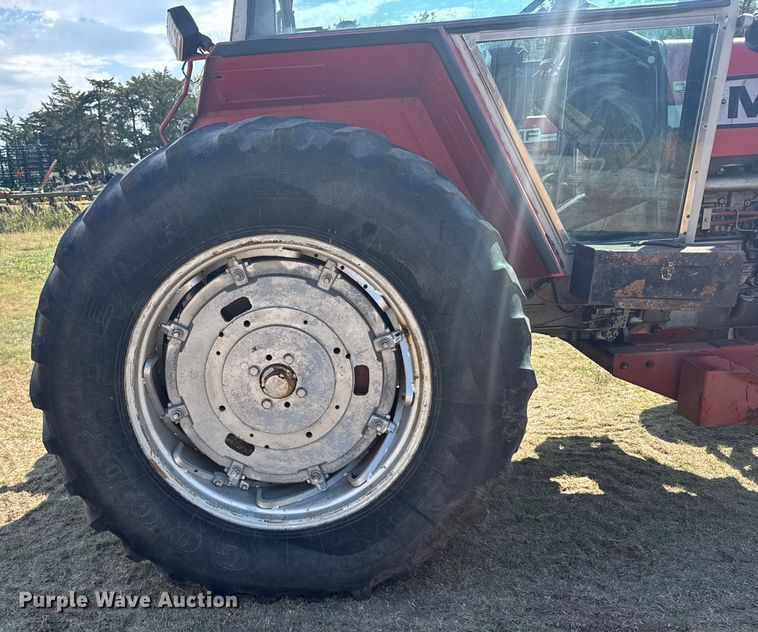 image for item ER2499 1978 Massey Ferguson 2705 tractor