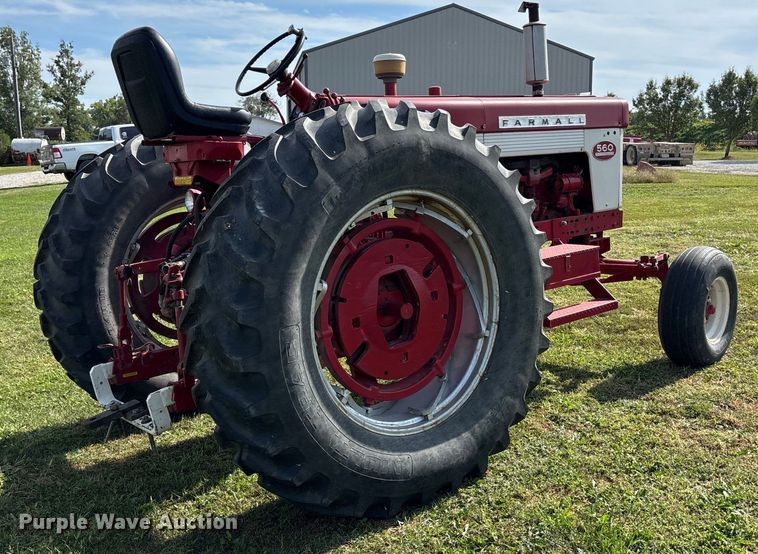 image for item ET4595 McCormick Farmall 560 tractor