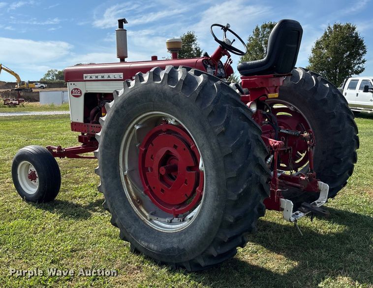 image for item ET4595 McCormick Farmall 560 tractor