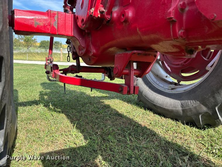 image for item ET4595 McCormick Farmall 560 tractor