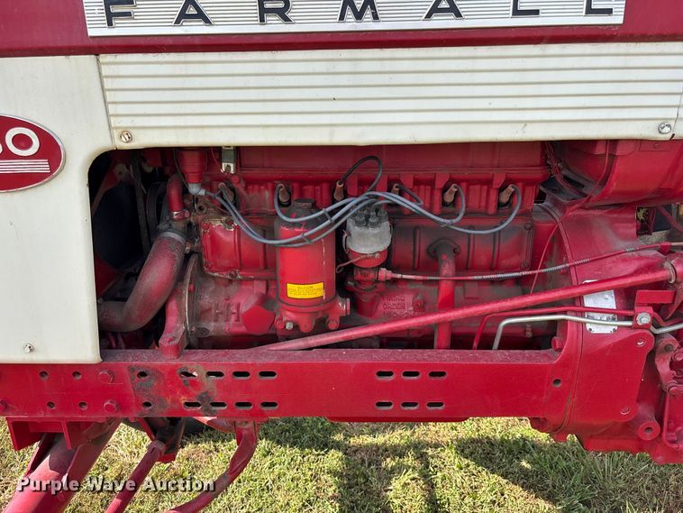 image for item ET4595 McCormick Farmall 560 tractor