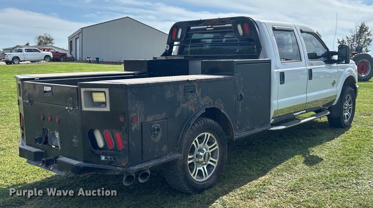 image for item ET4604 2016 Ford F250 Super Duty Crew Cab flatbed pickup truck